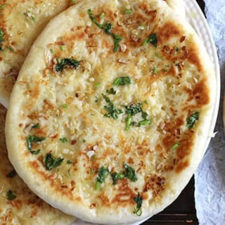 Garlic & Cheese Mix Naan